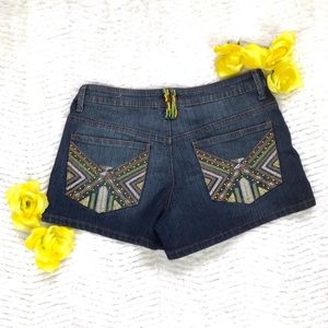 Elite Jeans Beaded and embroidered jean shorts 7/8